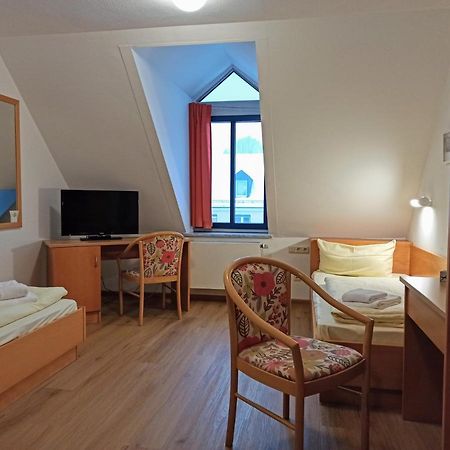 Gastehaus Deggendorf Hotel Buitenkant foto
